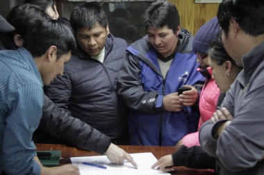 Gobierno firmó el contrato de obra para ampliar la red de gas del barrio Latinoamericano