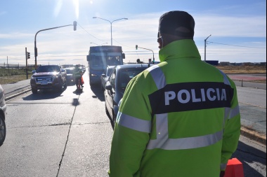 Gobierno otorgará un plus salarial a policías y penitenciarios aislados por coronavirus