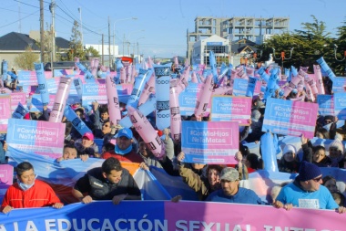 Río Grande se sumó a la marcha Continental “Con Mis Hijos No te Metas”