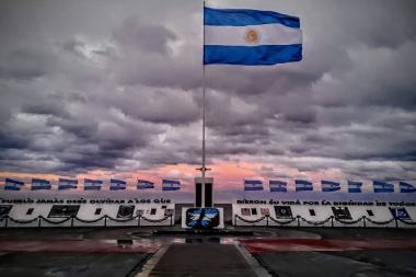 Iluminarán de rojo el Monumento de Malvinas por el "Día Mundial del Donante de Sangre"