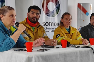Incendio forestal en Tolhuin: "Necesitamos tomar conciencia que el fuego no se apagará en dos días"