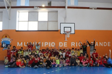 Cerró la primera quincena de colonias de vacaciones en los gimnasios municipales