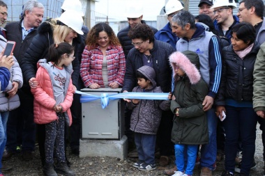 La gobernadora Bertone inauguró dos obras de gas en la Margen Sur