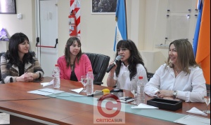 Gobierno homenajeó a Silvia Huichulef, la docente rural premiada por Nación