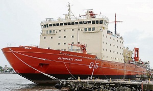 Arcando destacó la refuncionalización del rompehielos "Almirante Irízar"