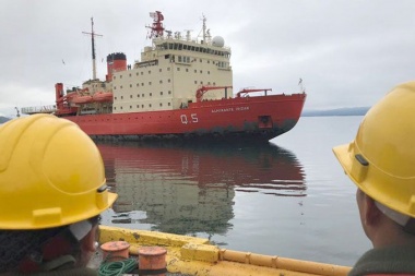 El Irízar llegó a Ushuaia tras finalizar la segunda etapa de la Campaña Antártica de Verano