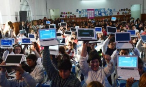 Conectar Igualdad: Puja entre importadores y electrónicas fueguinas por 2.500 millones