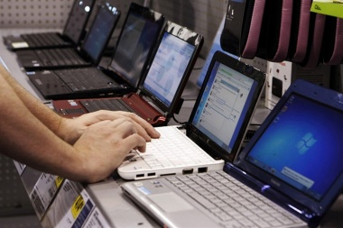 Tras la quita de aranceles, la venta de notebooks creció 55% y bajaron los precios