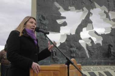 Cuestión Malvinas: Bertone impulsa la derogación de convención sobre pesca