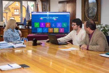 Bertone presentó página web con las obras ejecutadas por el Gobierno en cuatro años