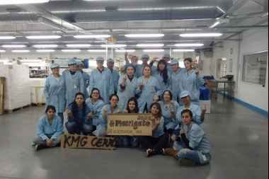 Industria en crisis: KMG deja de producir en la isla y los trabajadores tomaron la planta