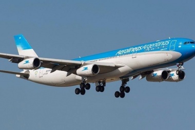 Aerolíneas Argentinas, entre ventas de pasajes canceladas y amenazas de paro de cara a Semana Santa