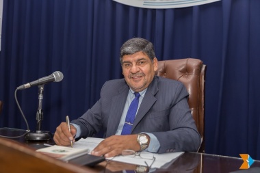 Con 9 días de mandato, Arcando asume la Gobernación y juran dos nuevos legisladores