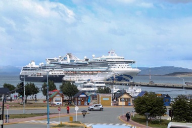 Más de 12 mil personas llegarán este fin de semana en siete cruceros al Puerto de Ushuaia