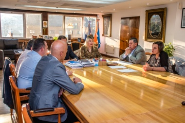La Municipalidad de Ushuaia y el BTF firmaron un convenio por un nuevo playón deportivo