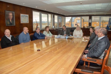Bertone lanzó el programa "Llegó el Agua" para facilitar conexiones al servicio de agua potable