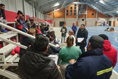 Buscan garantizar las conexiones de agua y cloacas a vecinos del barrio "10 de Noviembre"