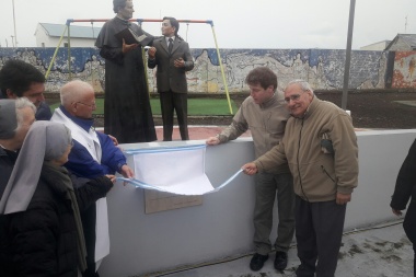 Don Bosco ya tiene un monumento en la ciudad