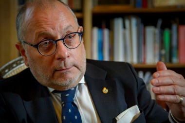 Faurie, sobre el nuevo vuelo a Malvinas: "La posición oficial es que haya más vínculos"