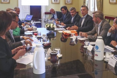 Macri aumentó el presupuesto en $ 128.000 millones para más subsidios y gasto social