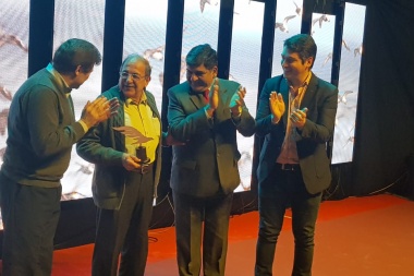 Río Grande, 98 años: el Municipio entregó los reconocimientos "Playero Rojizo"