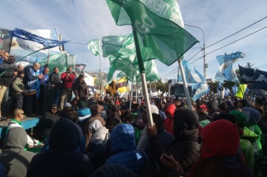 Masiva movilización del 4-A: “Macri ha generado la mayor industria de pobreza de la historia de nuestro pueblo”