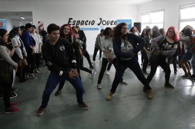 Se realizó una jornada de Kpop en el Espacio Joven de Río Grande