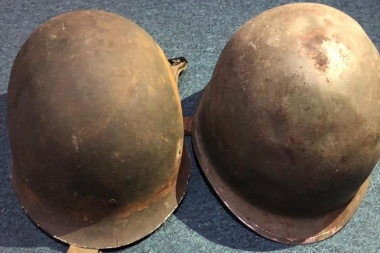 Encontró un casco que sería de la Guerra de Malvinas y busca devolvérselo a su dueño
