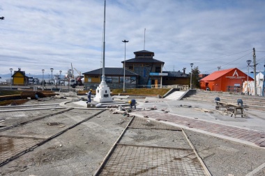 Avanzan los trabajos de mejoras en plazas, plazoletas y espacios públicos de Ushuaia