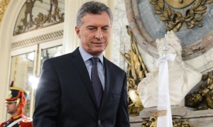 Macri anunció acuerdo automotriz y pidió "compromiso de todos por la competitividad"