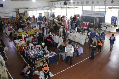 Con más de 60 stands se realizó la quinta "Expo Feria Economía Popular"