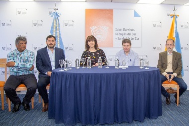 Reunión con jefes de la Policía: "Es la primera vez que un Gobernador abre el debate"