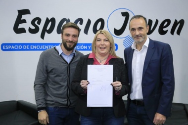 Bertone promulgó las leyes de promoción de la industria del software y de industrias creativas