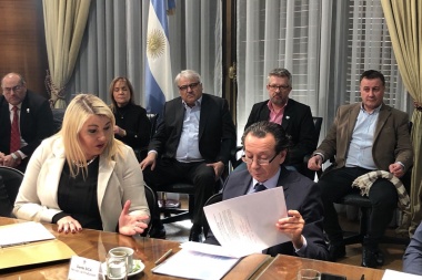 El ministro Sica confirmó hoy que ya se está trabajando en la rectificación del decreto 864