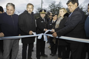 Acompañada por Frigerio, la gobernadora Bertone inauguró una comisaría en Andorra