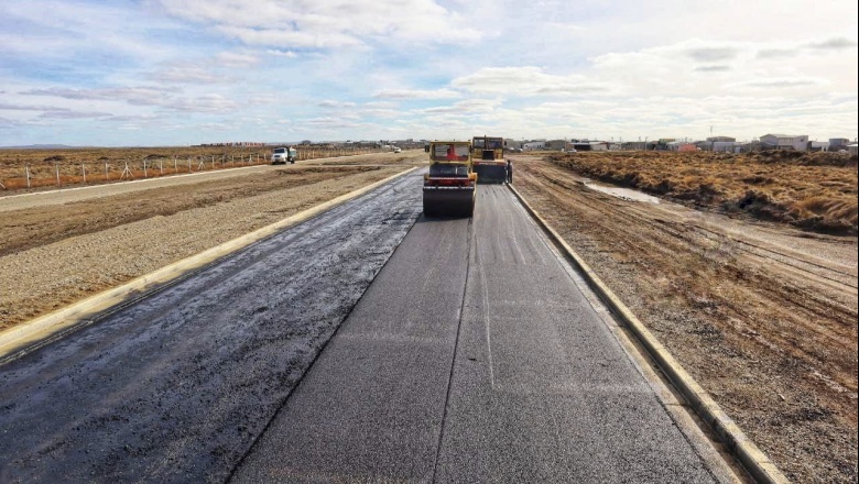 Comenzó el asfaltado de la extensión de la Avenida San Martín
