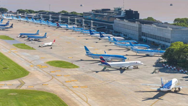 Paro de controladores en vacaciones de invierno: en qué días y horarios se verán afectados los vuelos