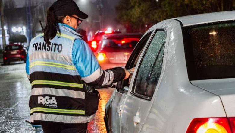 Controlaron más de 800 vehículos en Río Grande y 250 recibieron multas por distintas infracciones