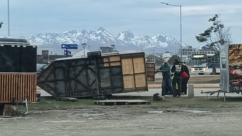 Por el temporal de viento en Ushuaia hubo cortes de energía y más de 150 llamados por emergencias
