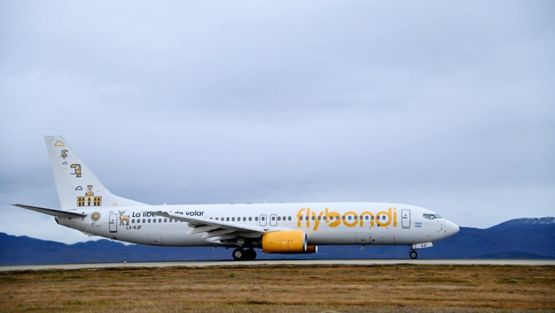 Flybondi anunció 20% de descuento en pasajes para vuelos desde Ushuaia hacia Buenos Aires y Córdoba