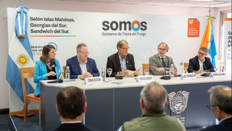 Se presentó en Ushuaia el libro “La Antártida como modelo para la Paz Global"