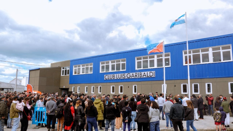 Gobierno inauguró el nuevo gimnasio del Club Garibaldi en Río Grande