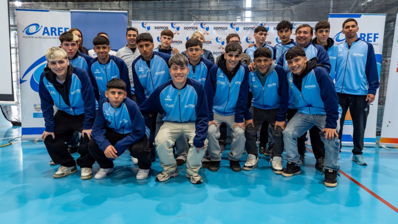 Araucanía: Gobierno entregó la indumentaria a los seleccionados provinciales