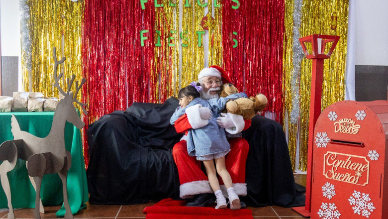 Papá Noel continúa su recorrido por los barrios de Río Grande