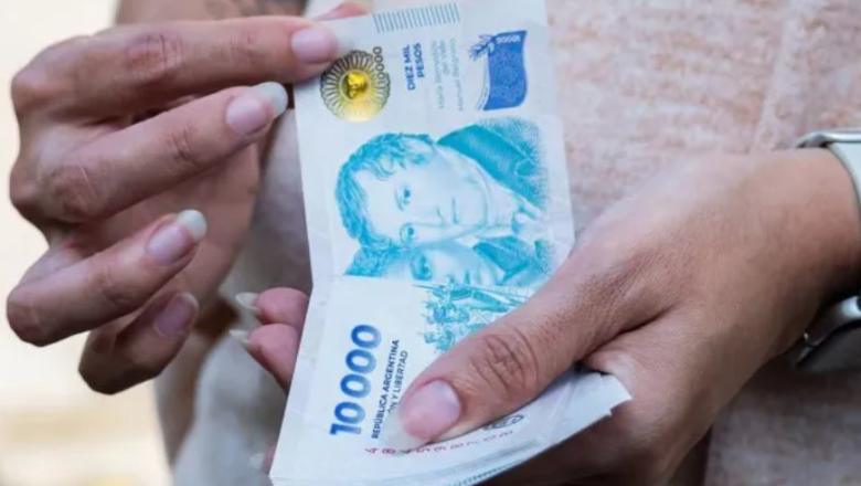 La mayoría de los argentinos usarán el aguinaldo para pagar deudas: qué pasa con la clase media, según un informe