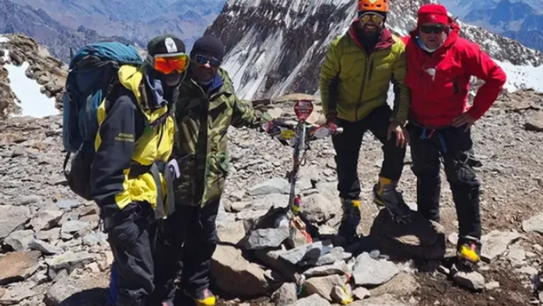 Veteranos argentinos y británicos de Malvinas alcanzaron la cumbre del Aconcagua por la paz