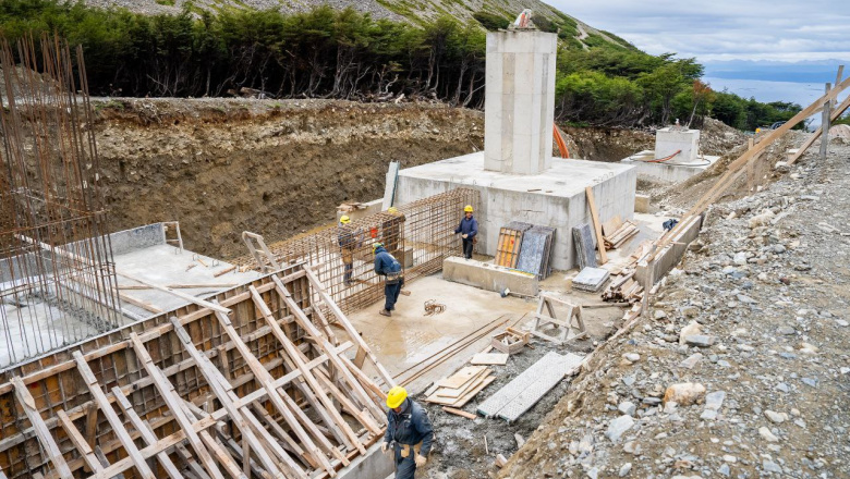 Comenzó el montaje del nuevo medio de elevación del complejo Cerro Martial en Ushuaia