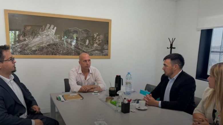 Cuestionan a libertarios fueguinos por “reunirse a espaldas del pueblo” con interventor del puerto