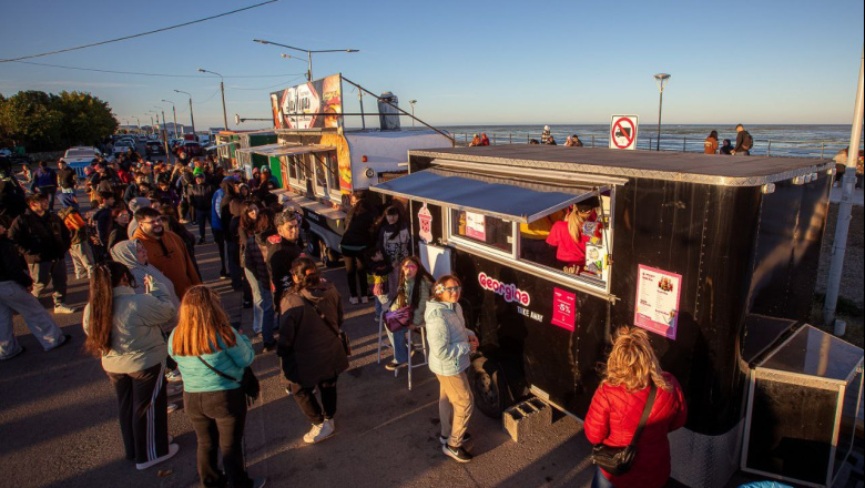 El patio gastronómico en el 'Parque de los 100 Años' continuará durante marzo en Río Grande