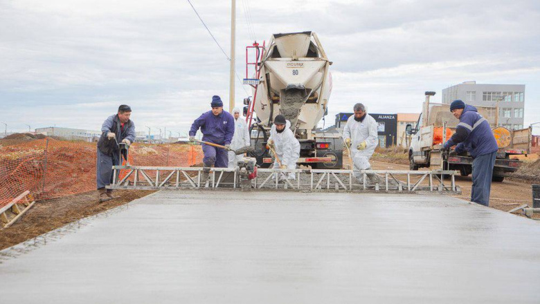 Avanzan las obras de pavimentación en las calles Punta Popper e Islas Malvinas en Río Grande